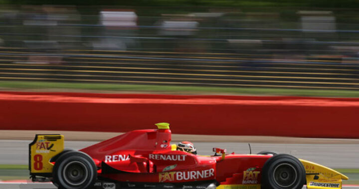 GP2 Inglaterra 2009 remonta Grosjean sobre Petrov